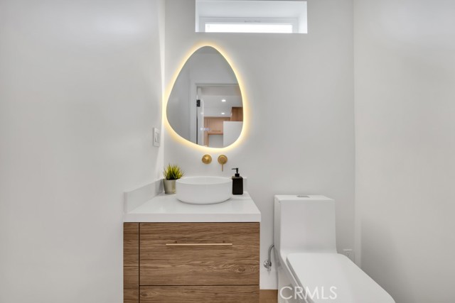 Detail Gallery Image 28 of 46 For 4801 Abbeyville Ave, Woodland Hills,  CA 91364 - 5 Beds | 5/2 Baths