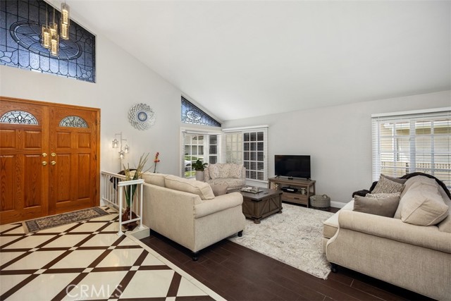 Detail Gallery Image 3 of 47 For 21532 Camino Papal, Lake Forest,  CA 92630 - 5 Beds | 3/1 Baths