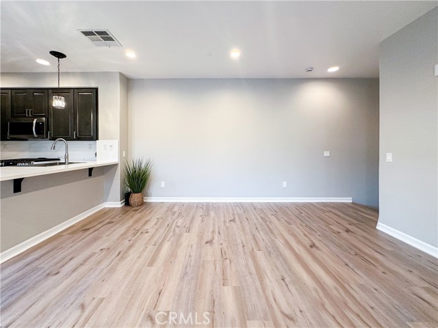 1012 S Country Glen Way, Anaheim CA: https://media.crmls.org/medias/a3fe5767-4f8f-4c68-b758-38b6a05277ec.jpg