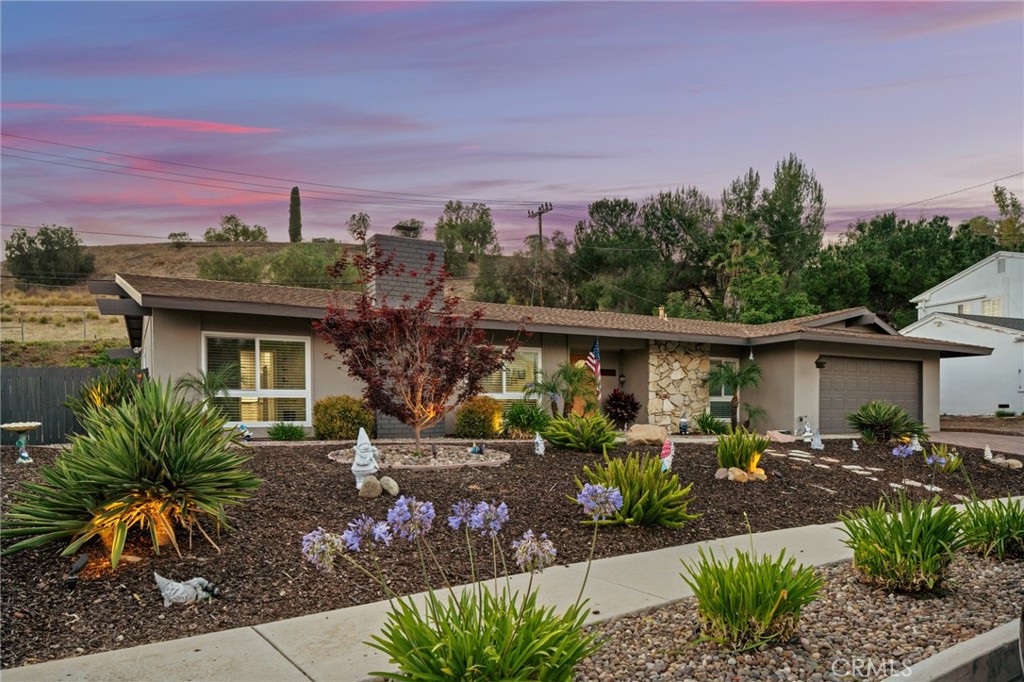 1463 Feather Avenue
