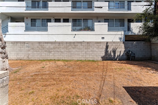 1205 W Alameda Avenue, Burbank CA: https://media.crmls.org/medias/a3fe95f0-ab25-45dd-90d3-ec94a4f7f18c.jpg