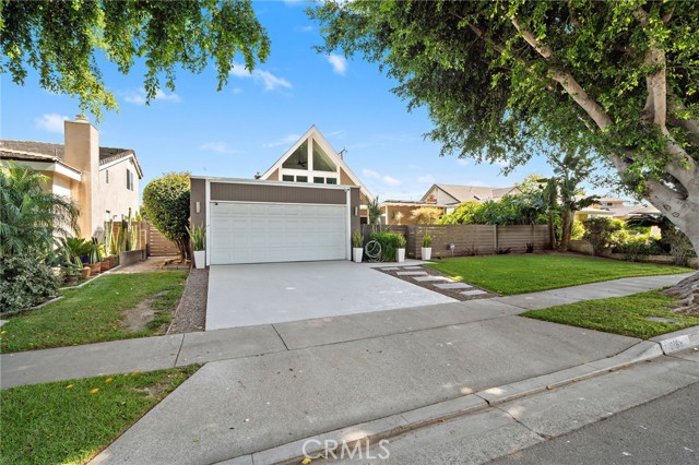 9168 El Azul Circle, Fountain Valley CA: https://media.crmls.org/medias/a3feb7fe-8d0f-459b-b59d-5d8a43763125.jpg