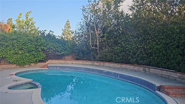 Detail Gallery Image 4 of 18 For 18914 Harnett St, Porter Ranch,  CA 91326 - 4 Beds | 2 Baths