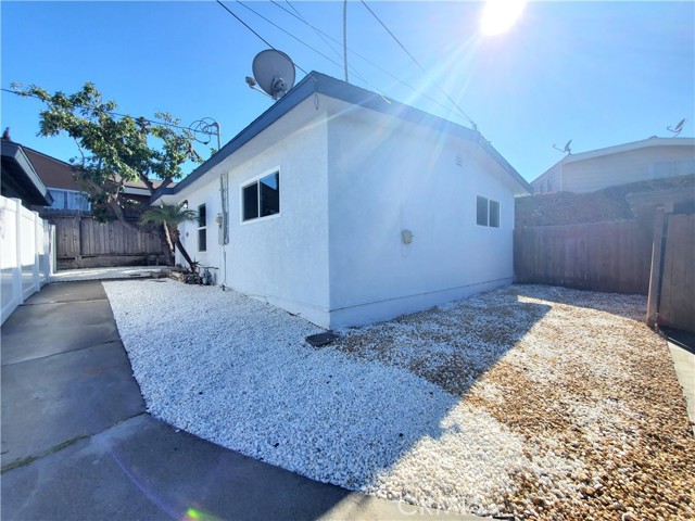 Detail Gallery Image 6 of 21 For 25913 Hillworth Ave, Lomita,  CA 90717 - 2 Beds | 1 Baths