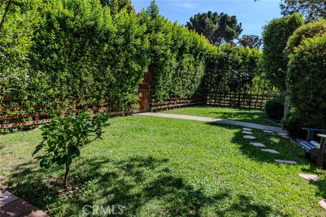6355 Blucher Avenue photo 30