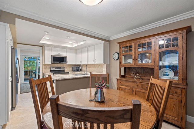 56 Ashbrook, Irvine CA: https://media.crmls.org/medias/a4006ece-535d-43b3-ae0f-783465aa53ae.jpg
