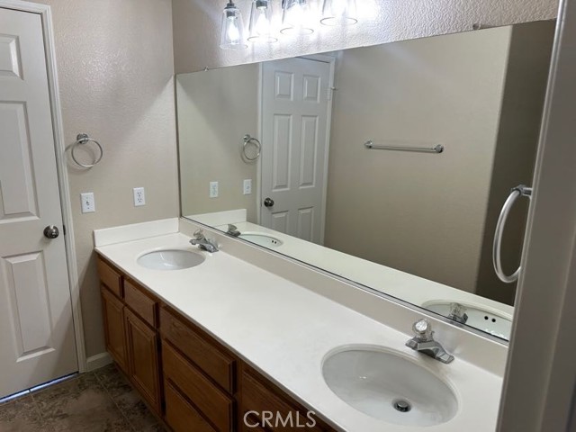 Detail Gallery Image 17 of 24 For 43644 Savona, Temecula,  CA 92592 - 4 Beds | 2/1 Baths