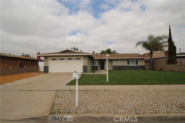 16424 Fontlee Ln, Fontana, CA 92335