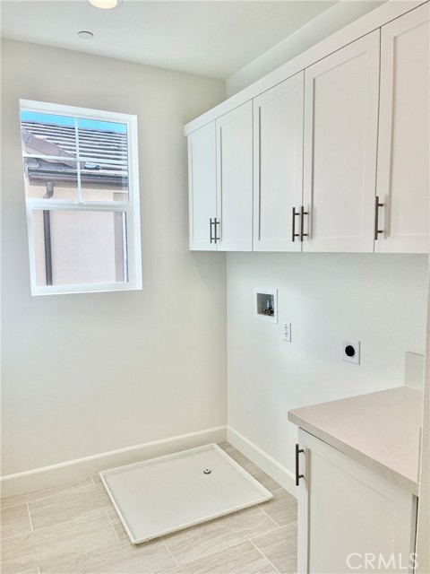 Detail Gallery Image 12 of 16 For 381 S Nevada Ave, Ventura,  CA 93004 - 3 Beds | 2/1 Baths