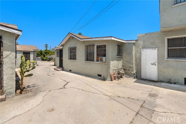 1220 91st Street, Los Angeles CA: https://media.crmls.org/medias/a4014916-494e-417f-b9f7-dde5d93c506a.jpg