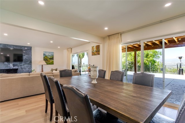 Detail Gallery Image 14 of 51 For 19707 Green Mountain Dr, Newhall,  CA 91321 - 4 Beds | 3 Baths