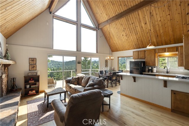 Detail Gallery Image 3 of 54 For 26354 Spyglass Dr, Lake Arrowhead,  CA 92352 - 3 Beds | 2 Baths