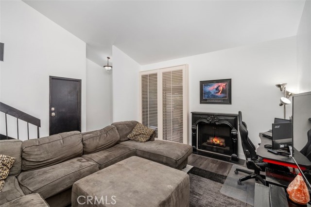 Detail Gallery Image 2 of 42 For 6121 Shoup Ave #34,  Woodland Hills,  CA 91367 - 2 Beds | 2 Baths