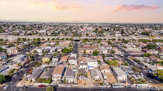 Detail Gallery Image 67 of 69 For 6616 Denver Ave, Los Angeles,  CA 90044 - 6 Beds | 5/1 Baths