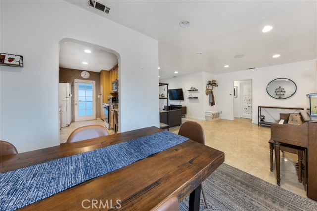 Detail Gallery Image 3 of 19 For 9226 Foster, Bellflower,  CA 90706 - 3 Beds | 1 Baths