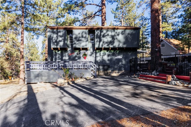 Detail Gallery Image 4 of 40 For 5577 Sheep Creek Dr, Wrightwood,  CA 92397 - 2 Beds | 2 Baths