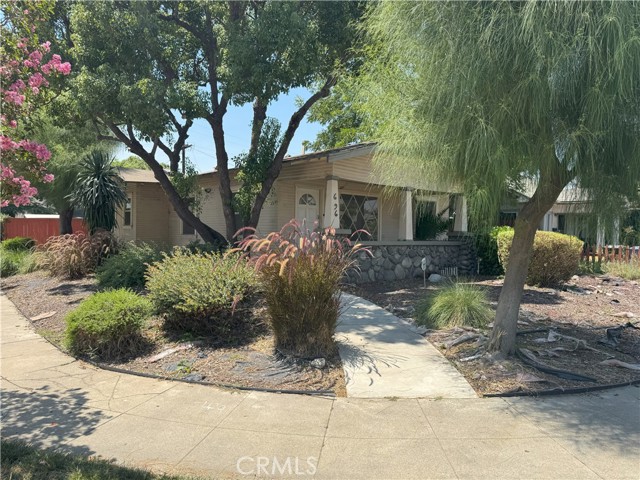 696 E Columbia Avenue, Pomona CA: https://media.crmls.org/medias/a4070d4d-3ea1-4732-bd0b-4c1a2ac31ac4.jpg