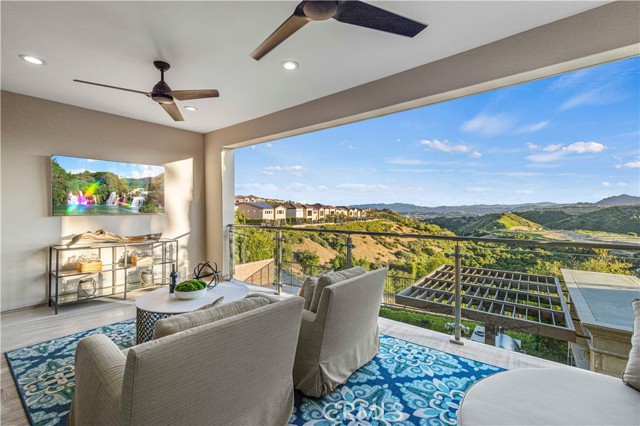 Detail Gallery Image 41 of 75 For 12031 Ricasoli Way, Porter Ranch,  CA 91326 - 5 Beds | 6 Baths