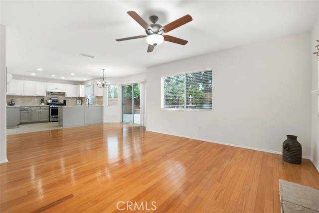 Detail Gallery Image 12 of 39 For 50 Linhaven, Irvine,  CA 92602 - 4 Beds | 2/1 Baths