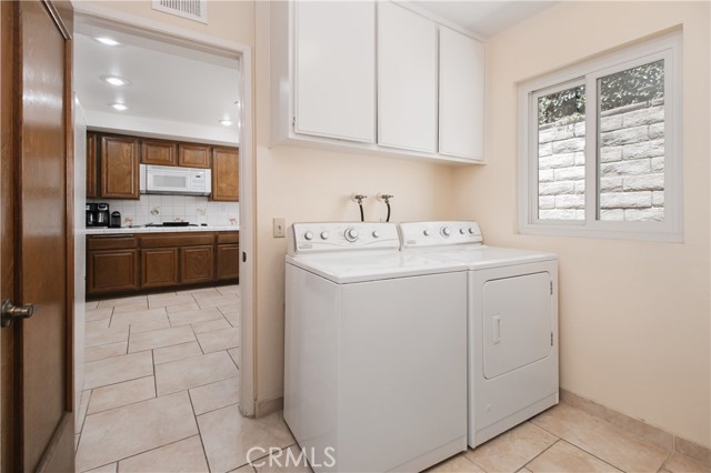 10200 Bothwell Road, Northridge CA: https://media.crmls.org/medias/a408895b-bebb-4074-bd6b-4bfd75ca0746.jpg