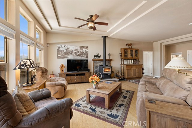 7235 Highland Springs Road, Lakeport CA: https://media.crmls.org/medias/a4089243-d0c0-41b3-968a-f514267a32b4.jpg