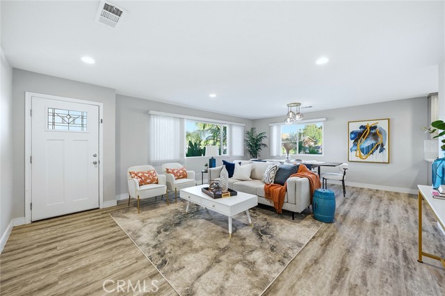 Detail Gallery Image 5 of 48 For 5990 E El Paseo, Long Beach,  CA 90815 - 3 Beds | 2 Baths