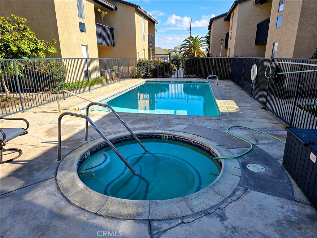 MLS #OC25257932 image #28