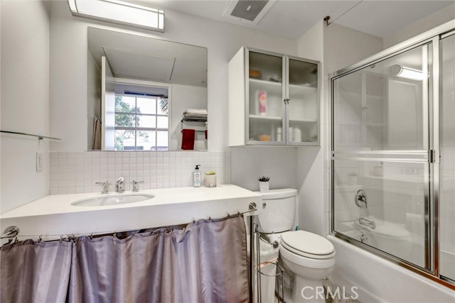 350 W Ash Street, San Diego CA: https://media.crmls.org/medias/a409a62a-c1e0-4953-a4ba-c1a14822014b.jpg