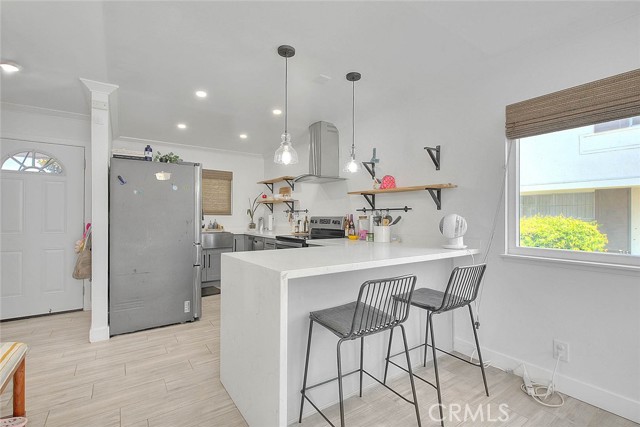 17401 Hood Court, Fountain Valley CA: https://media.crmls.org/medias/a40ca2f7-421b-427d-a2c0-4a0499820a7e.jpg