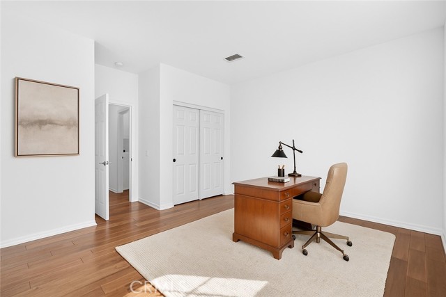 Detail Gallery Image 14 of 40 For 26812 Peppertree Dr, Valencia,  CA 91381 - 5 Beds | 3 Baths