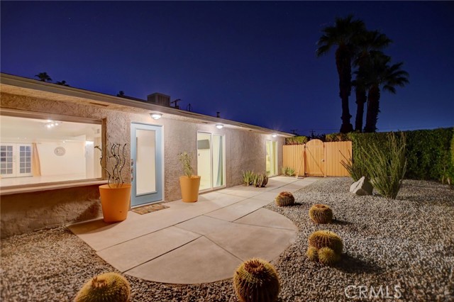 Detail Gallery Image 9 of 59 For 657 S Mountain View Dr, Palm Springs,  CA 92264 - 5 Beds | 5 Baths