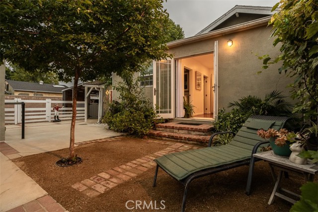 516 S Sparks S Street, Burbank CA: https://media.crmls.org/medias/a40dc89e-68e9-40c4-8d15-fe1b5aa73be8.jpg