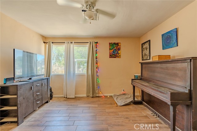 9668 W Rosamond Boulevard, Rosamond CA: https://media.crmls.org/medias/a40deaba-59ea-40e6-a3d9-fc2b5f22652a.jpg