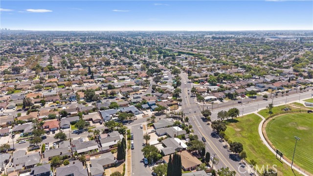 1838 S Artesia Street, Santa Ana CA: https://media.crmls.org/medias/a40e2c8d-2391-4083-83d4-61b5cf3f0c4e.jpg