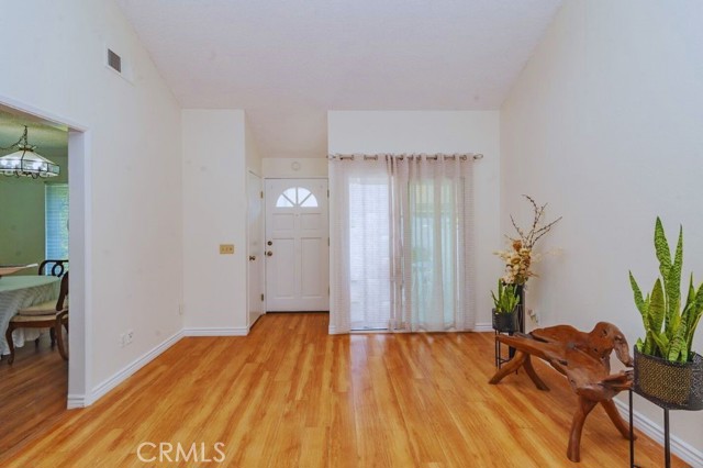 Detail Gallery Image 4 of 37 For 1182 N Sunflower Ave #5,  Covina,  CA 91724 - 2 Beds | 3 Baths