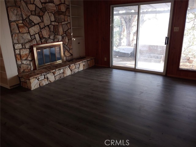 13050 Carter Lane, Clearlake CA: https://media.crmls.org/medias/a40fa17f-95ce-44d1-a00c-df14a82128b9.jpg