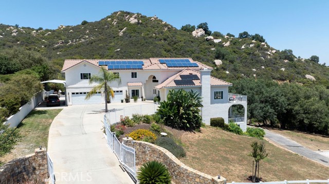 18380 Avenida Caleta, Murrieta CA: https://media.crmls.org/medias/a410dcb4-ce3b-4fb1-8ff6-c46a164b6dd2.jpg