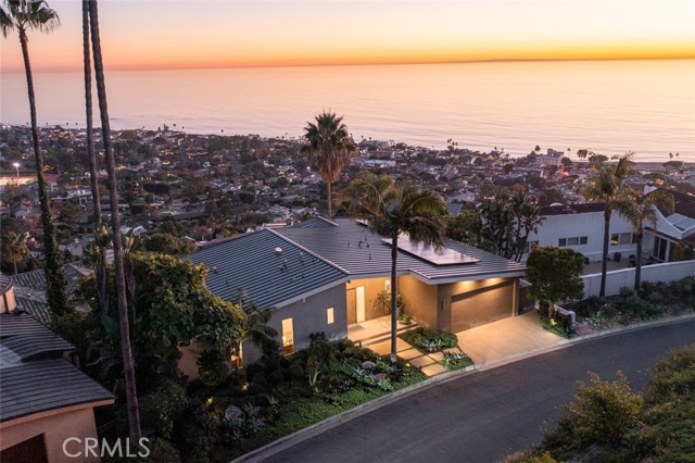 Detail Gallery Image 1 of 38 For 1238 Anacapa Way, Laguna Beach,  CA 92651 - 4 Beds | 4 Baths