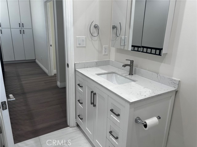 Detail Gallery Image 17 of 23 For 8644 N Corbin Ave #N,  Northridge,  CA 91324 - 3 Beds | 3 Baths