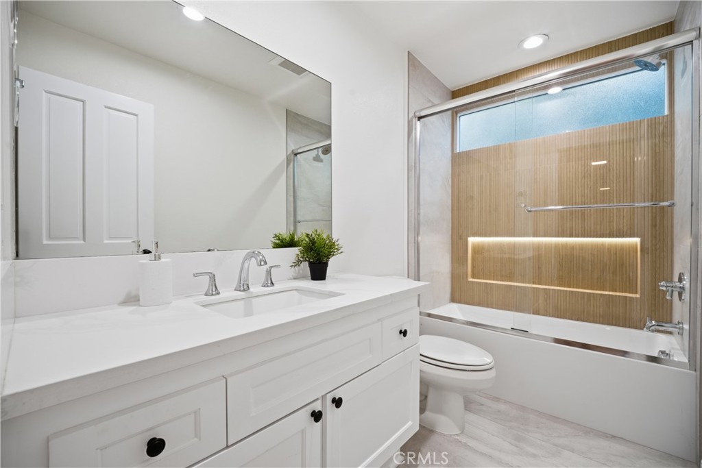 https://media.crmls.org/medias/a41180fc-cdcd-4b41-bdbd-2ba2ed684889.jpg?preset=X-Large