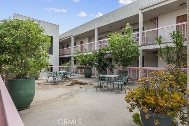 345 N Jackson Street, Glendale CA: https://media.crmls.org/medias/a411abe2-4ee0-42c7-8967-c55b45d275d7.jpg