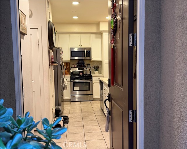 10349 Diamond Way, Los Angeles, CA 91331 photo 5