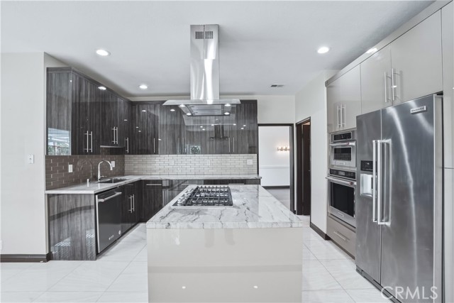 Image 31 of 73 For 3537 Foxglove Road