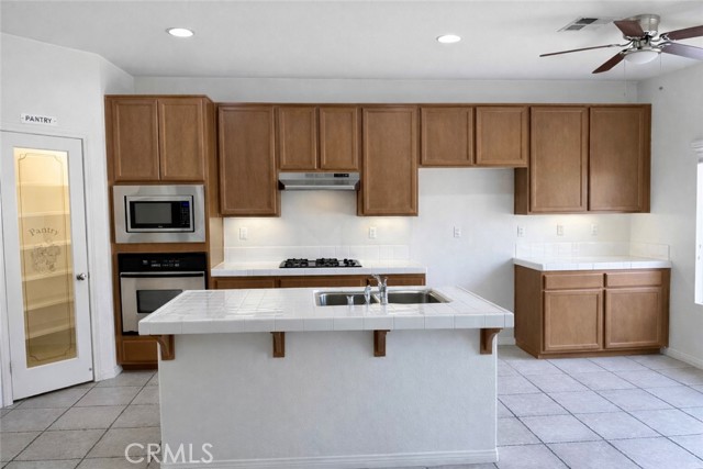 Detail Gallery Image 6 of 19 For 12662 Fair Glen Dr, Victorville,  CA 92392 - 4 Beds | 2/1 Baths