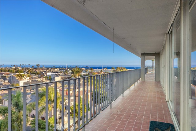 5400 The Toledo, Long Beach CA: https://media.crmls.org/medias/a4155afa-585f-46b0-bbc6-b3fec2e1d982.jpg