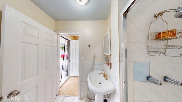 1155 E 58th Drive, Los Angeles CA: https://media.crmls.org/medias/a4162d49-5e9b-4fa2-a9ae-10a11a1f043c.jpg