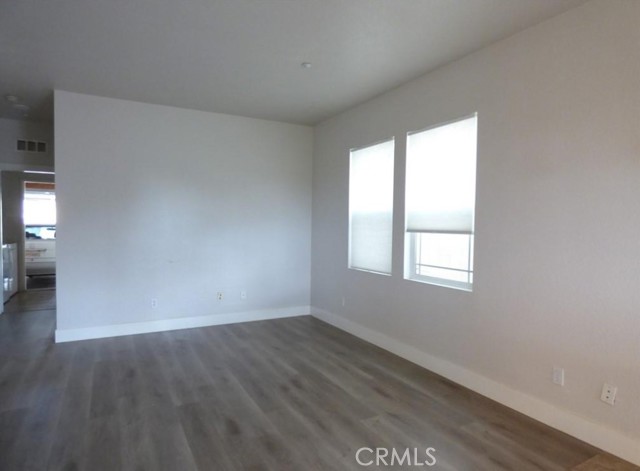 Detail Gallery Image 8 of 30 For 6279 Long Cove Dr, Fontana,  CA 92336 - 4 Beds | 2/1 Baths