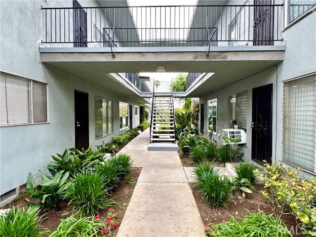 136 W Union Avenue, Fullerton CA: https://media.crmls.org/medias/a417238e-730c-41e0-9541-d48dfe78f5b1.jpg
