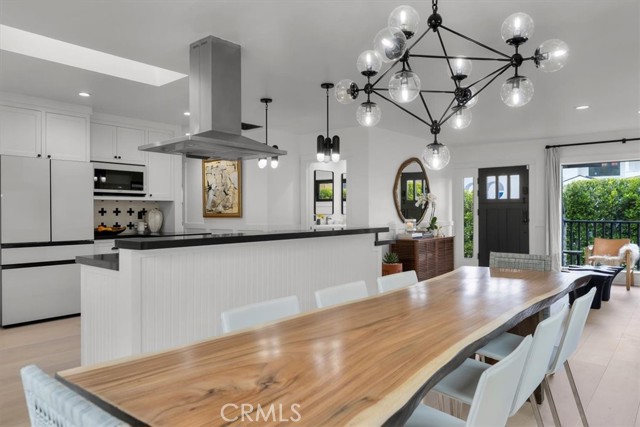 1012 10th Street, Manhattan Beach CA: https://media.crmls.org/medias/a41764d9-a11e-4d2e-8b2a-8ac5080aeb8d.jpg