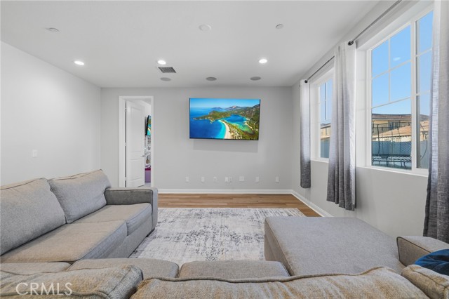 Detail Gallery Image 13 of 53 For 369 Rose St, Fillmore,  CA 93015 - 5 Beds | 3/1 Baths